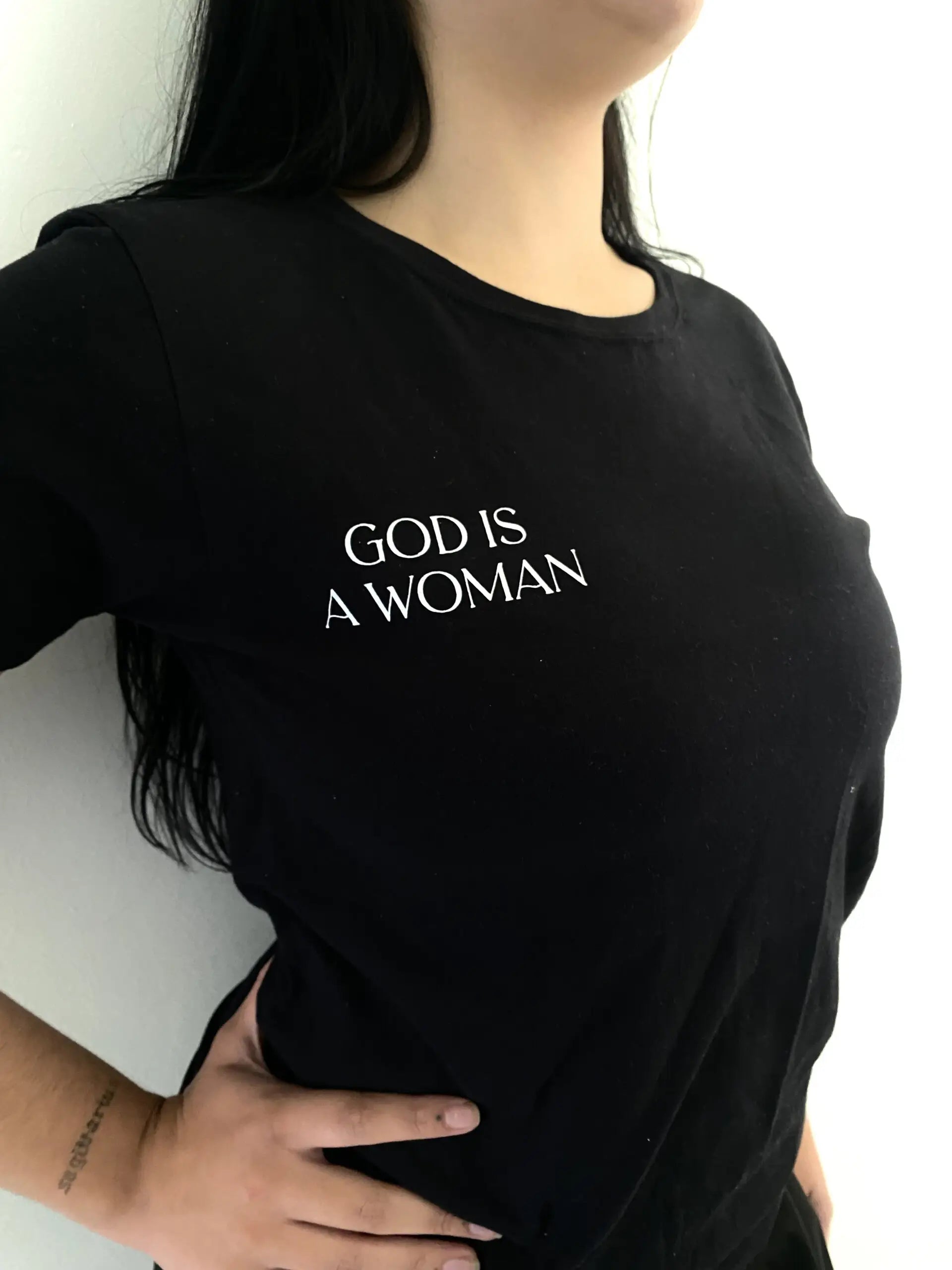 Camisa BABY LOOK Feminina GOD IS A WOMAN - Excessus